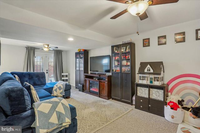 9201 BROADWATER DR, Gaithersburg, MD 20879