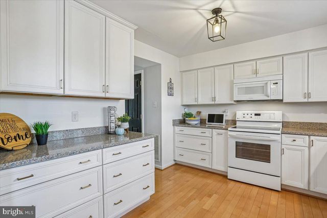 9201 BROADWATER DR, Gaithersburg, MD 20879