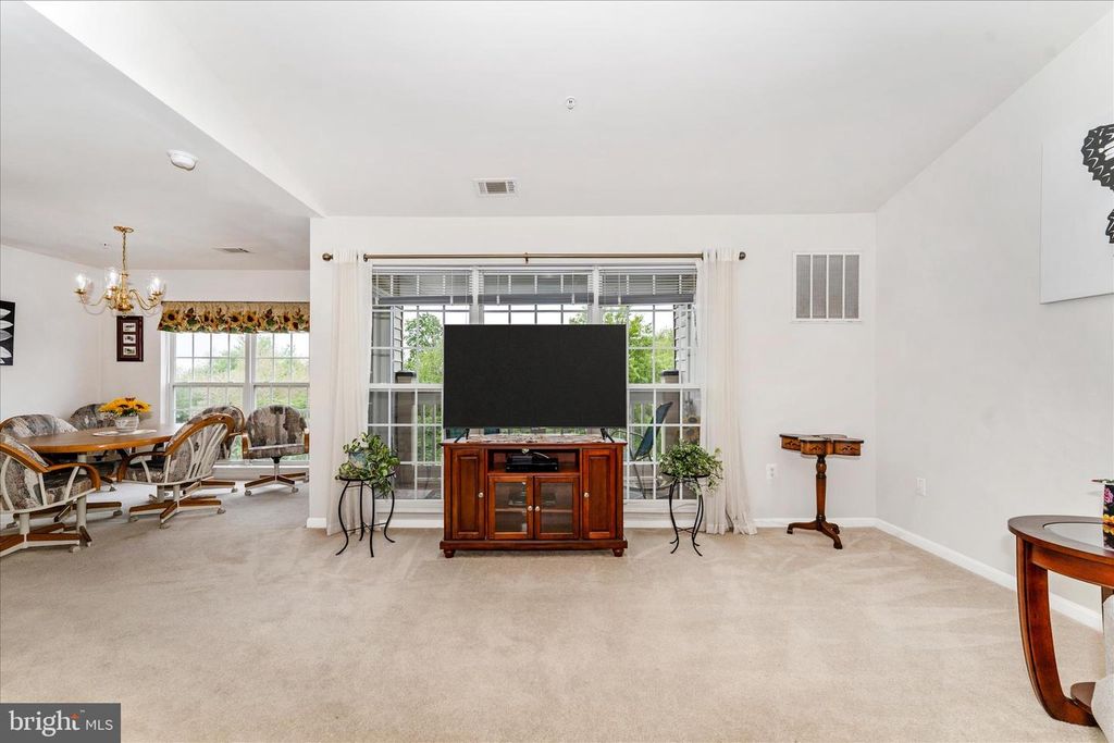 Image 8 of property listing at 2513 SHELLEY CIR #9 3D, Frederick, MD 21702