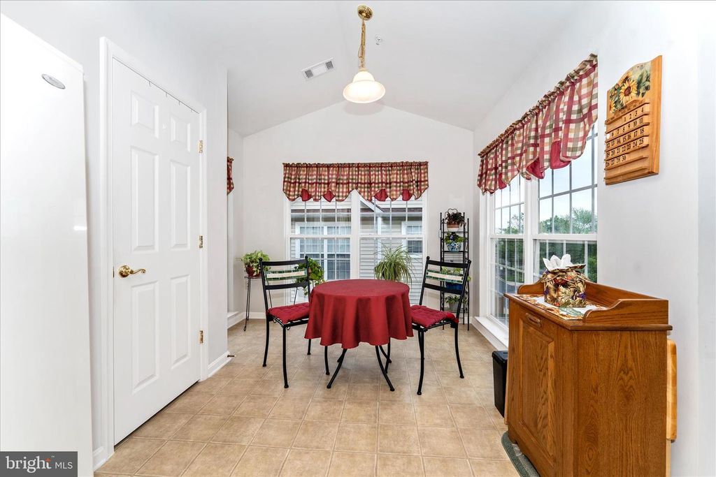 Image 16 of property listing at 2513 SHELLEY CIR #9 3D, Frederick, MD 21702