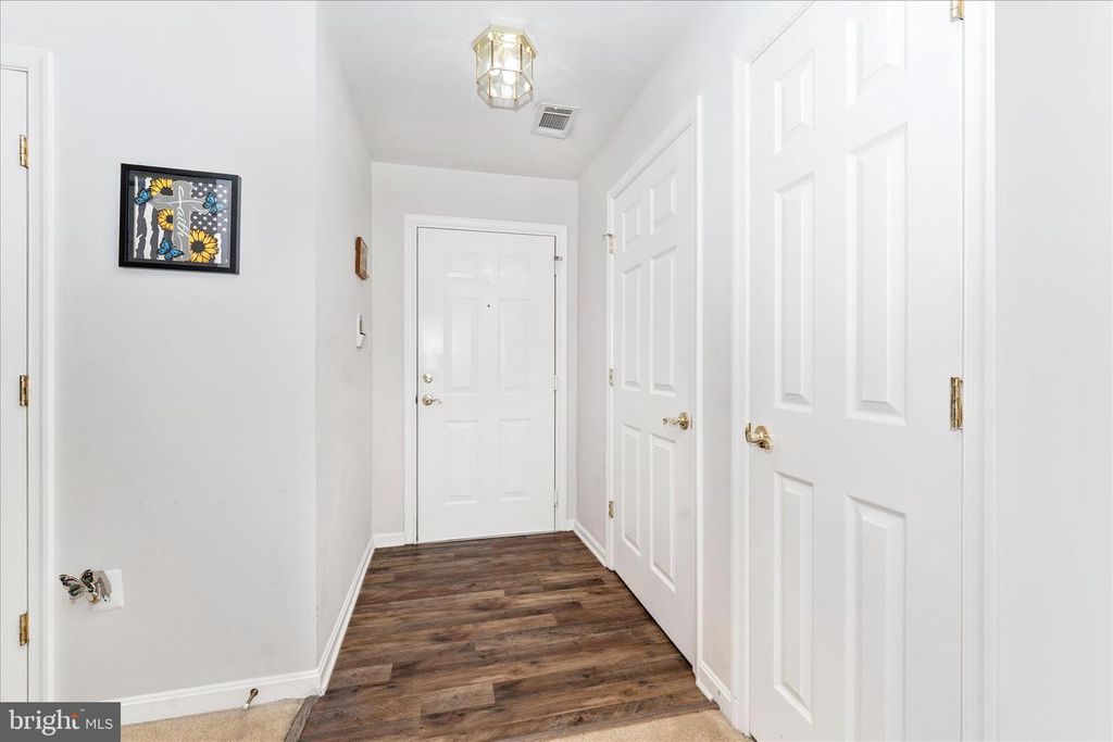 Image 3 of property listing at 2513 SHELLEY CIR #9 3D, Frederick, MD 21702