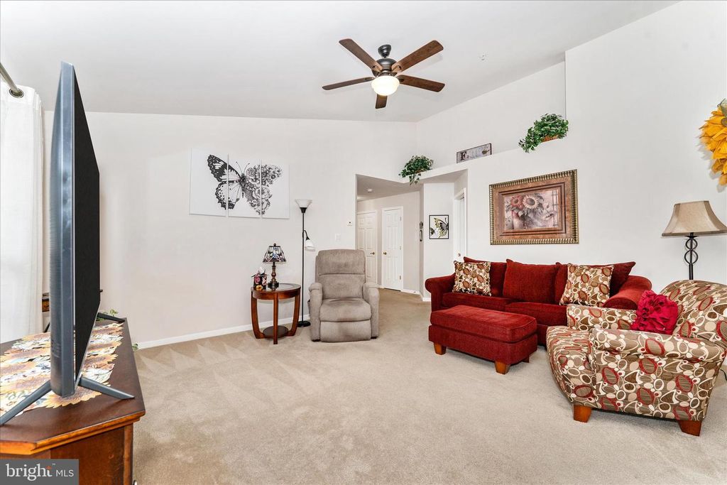 Image 5 of property listing at 2513 SHELLEY CIR #9 3D, Frederick, MD 21702