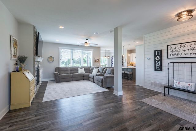 7402 N 281 Avenue, Valley, NE 68064