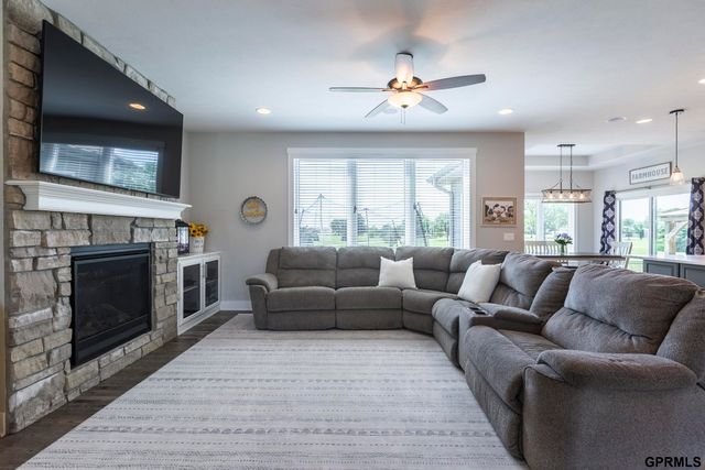 7402 N 281 Avenue, Valley, NE 68064