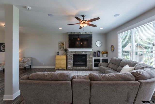 7402 N 281 Avenue, Valley, NE 68064