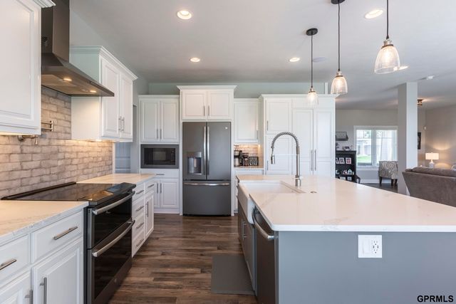 7402 N 281 Avenue, Valley, NE 68064