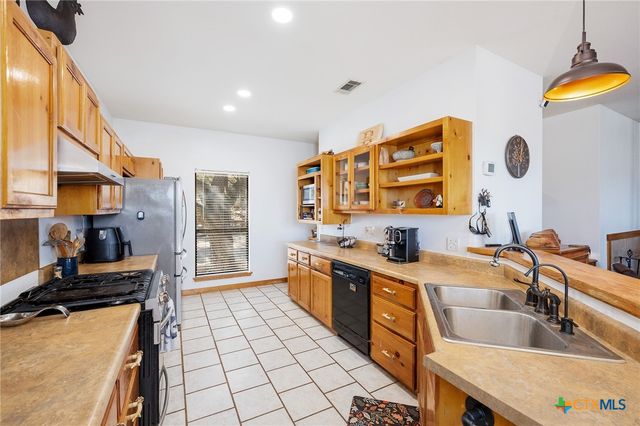 175 Lorne Road, Canyon Lake, TX 78133