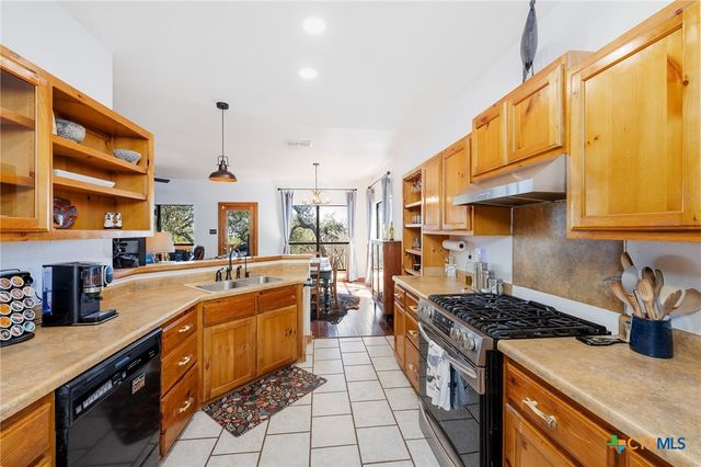 175 Lorne Road, Canyon Lake, TX 78133