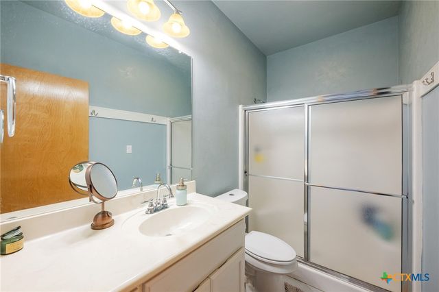 175 Lorne Road, Canyon Lake, TX 78133