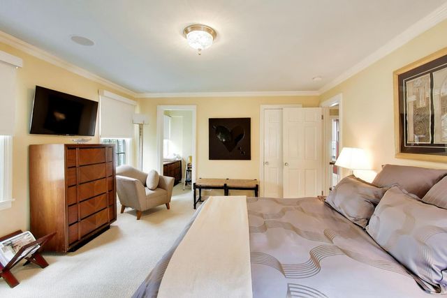 105 Lakeside Place, Highland Park, IL 60035