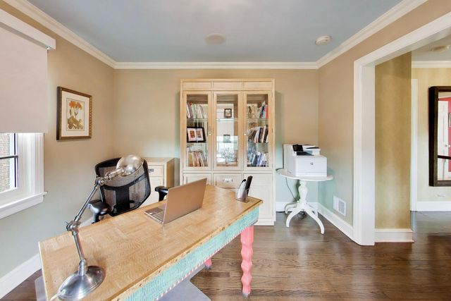 105 Lakeside Place, Highland Park, IL 60035