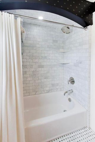 105 Lakeside Place, Highland Park, IL 60035