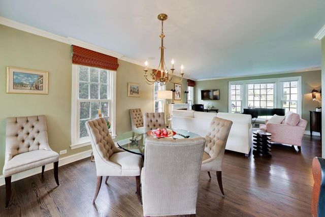 105 Lakeside Place, Highland Park, IL 60035