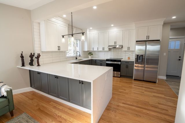 2 Laurel St, Chelsea, MA 02150