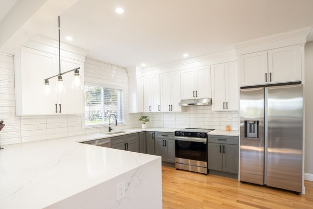 2 Laurel St, Chelsea, MA 02150