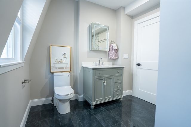 2 Laurel St, Chelsea, MA 02150