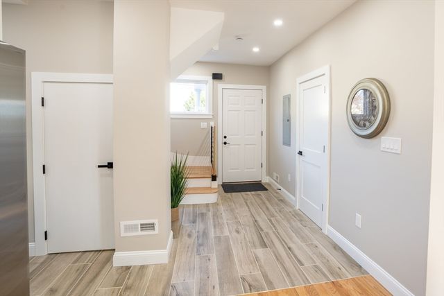 2 Laurel St, Chelsea, MA 02150