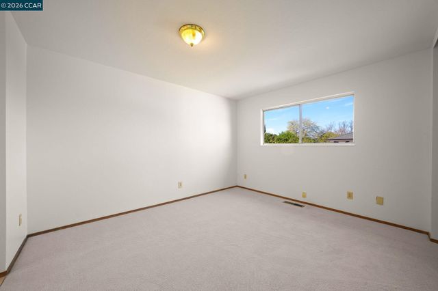 1125 Jensen Dr, Pittsburg, CA 94565