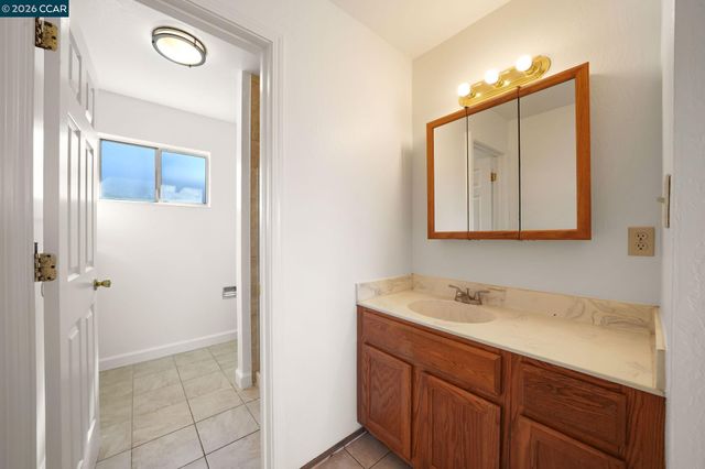 1125 Jensen Dr, Pittsburg, CA 94565