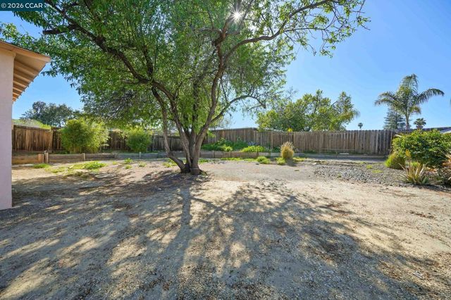 1125 Jensen Dr, Pittsburg, CA 94565