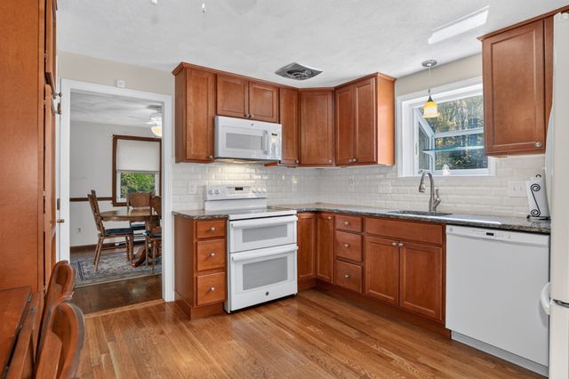 264 Bigelow St, Marlborough, MA 01752