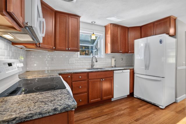 264 Bigelow St, Marlborough, MA 01752