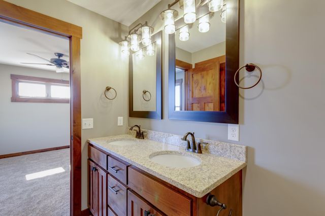 1622 72nd Avenue, Hammond, WI 54015