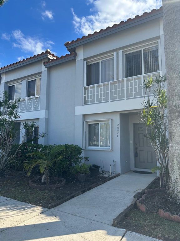 20824 NW 3RD CT 0, Pembroke Pines, FL 33029