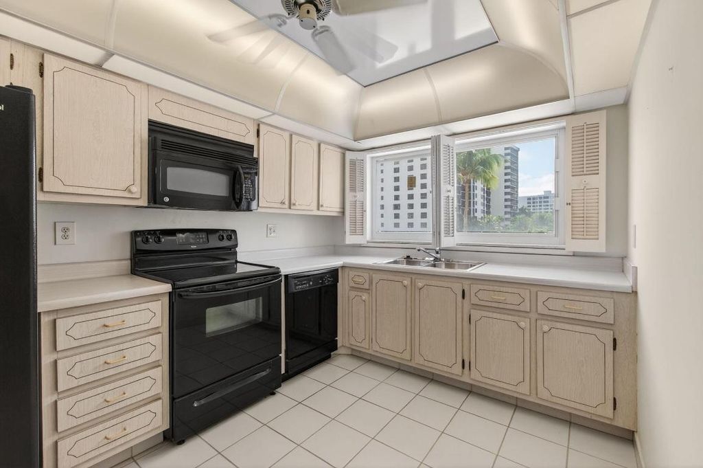 Image 17 of property listing at 3300 S Ocean Boulevard 320-C, Highland Beach, FL 33487