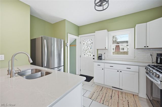 1156 Parkside Drive, Alliance, OH 44601