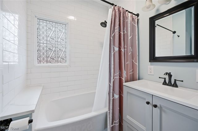 1156 Parkside Drive, Alliance, OH 44601