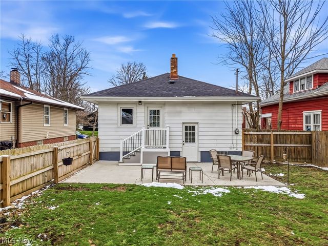 1156 Parkside Drive, Alliance, OH 44601