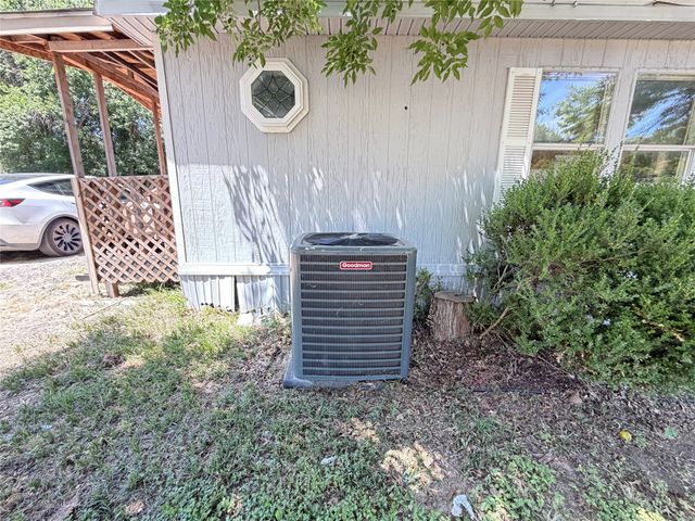 1010 Glen Brook Drive, Pecan Hill, TX 75165