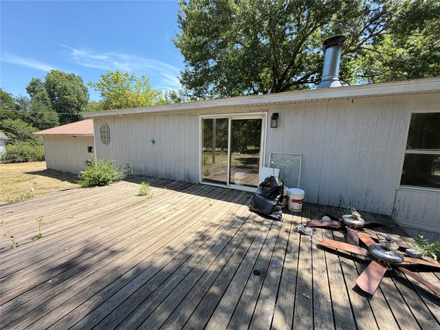 1010 Glen Brook Drive, Pecan Hill, TX 75165
