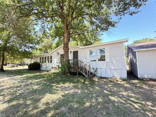 1010 Glen Brook Drive, Pecan Hill, TX 75165