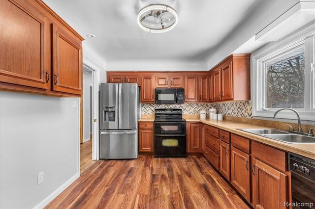 24729 Kinsel Street, Southfield, MI 48033