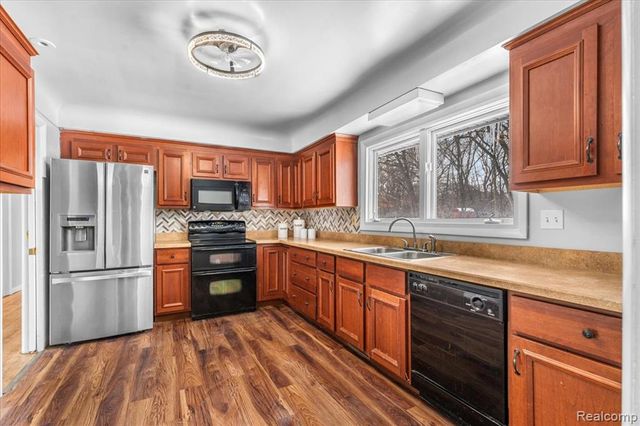 24729 Kinsel Street, Southfield, MI 48033