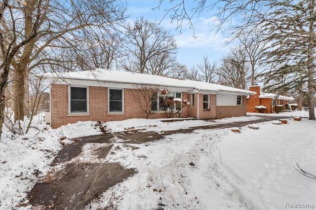 24729 Kinsel Street, Southfield, MI 48033