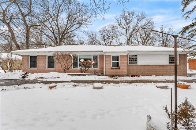24729 Kinsel Street, Southfield, MI 48033