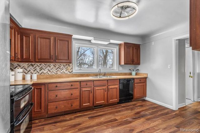 24729 Kinsel Street, Southfield, MI 48033