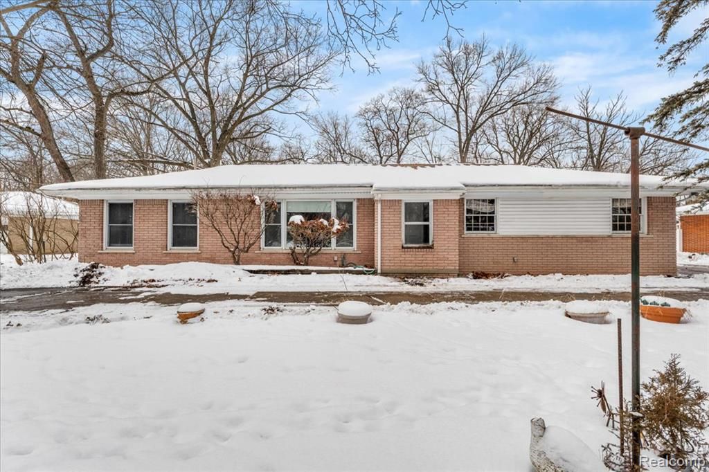 24729 Kinsel Street, Southfield, MI 48033