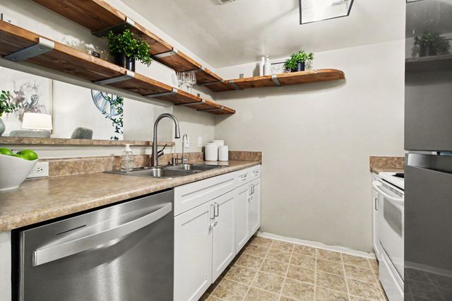 2103 Stone School Circle, Ann Arbor, MI 48108