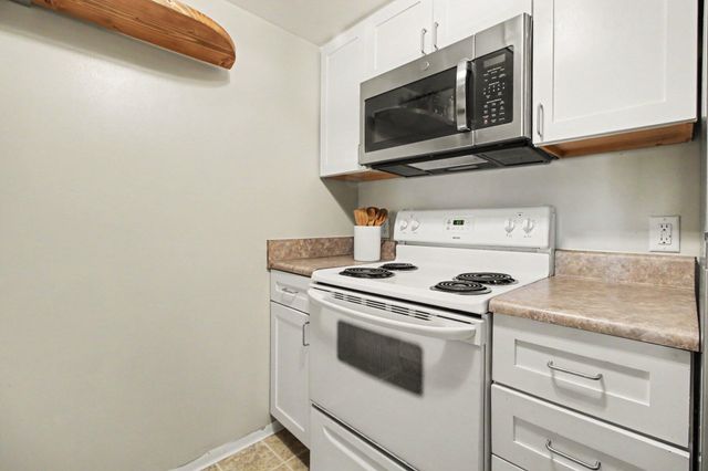 2103 Stone School Circle, Ann Arbor, MI 48108