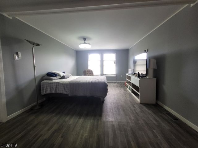997 Broad St, Bloomfield Twp., NJ 07003