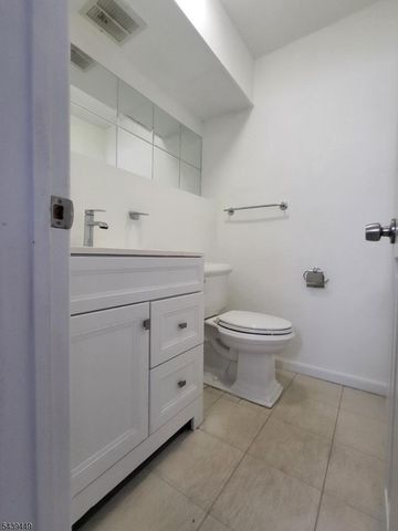 997 Broad St, Bloomfield Twp., NJ 07003