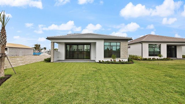13928 Vivant Drive, Palm Beach Gardens, FL 33412