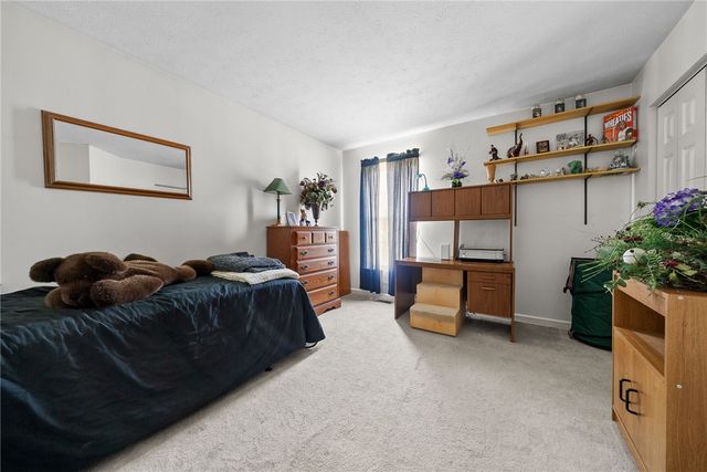 408 Sherwood Dr, Beaver, PA 15009