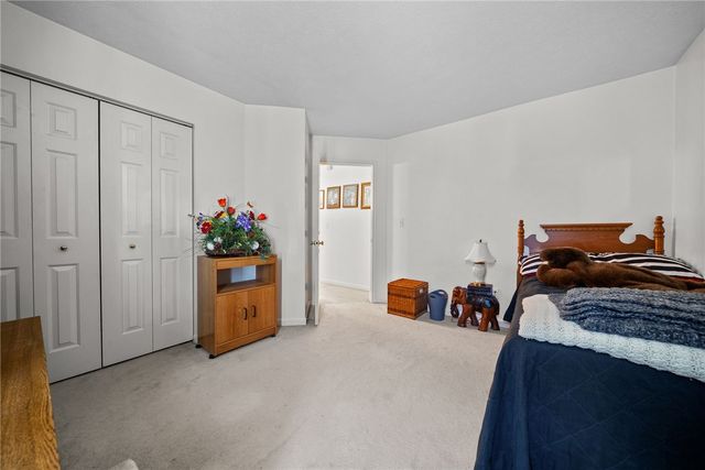 408 Sherwood Dr, Beaver, PA 15009