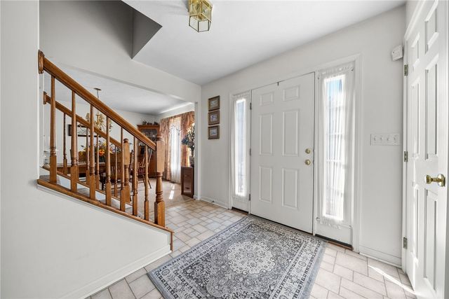 408 Sherwood Dr, Beaver, PA 15009