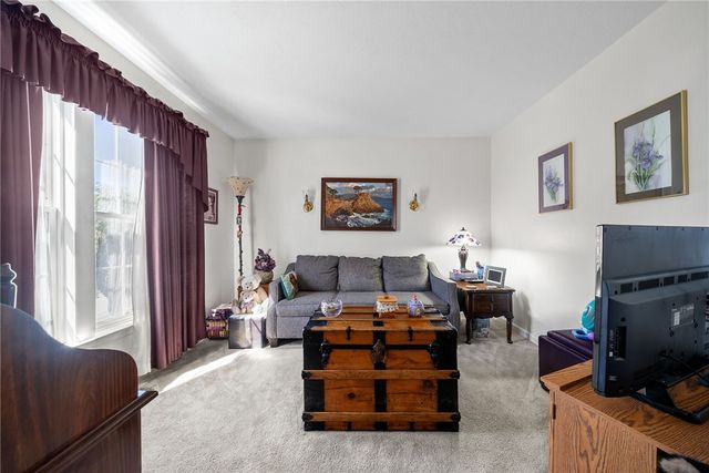 408 Sherwood Dr, Beaver, PA 15009